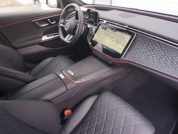 MERCEDES-BENZ E 300 de 4MATIC AMG