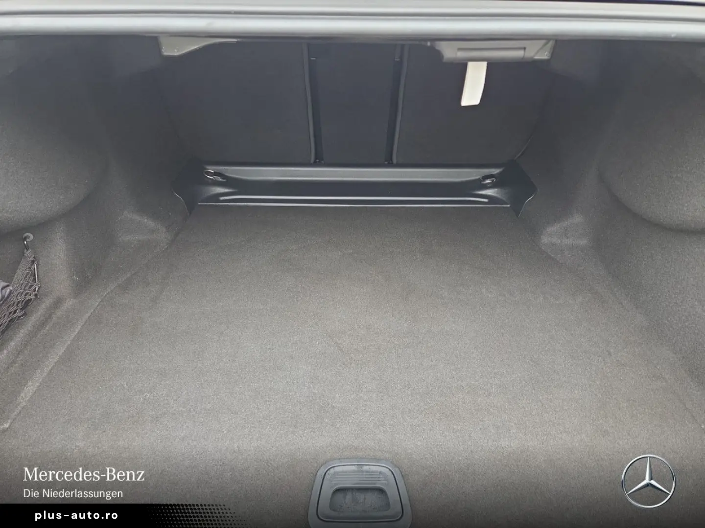 MERCEDES-BENZ E 200 Avantgarde Advanced Stdhzg HuD  18 DISTR