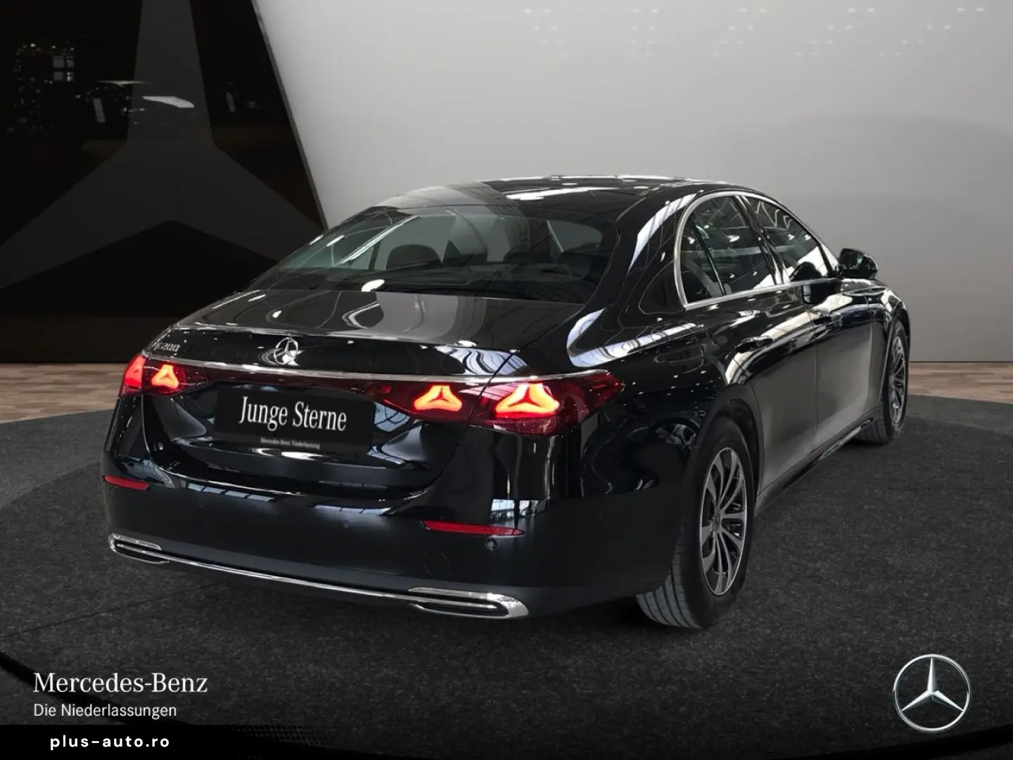 MERCEDES-BENZ E 200 Avantgarde Advanced  DISTRONIC 360  MBUX