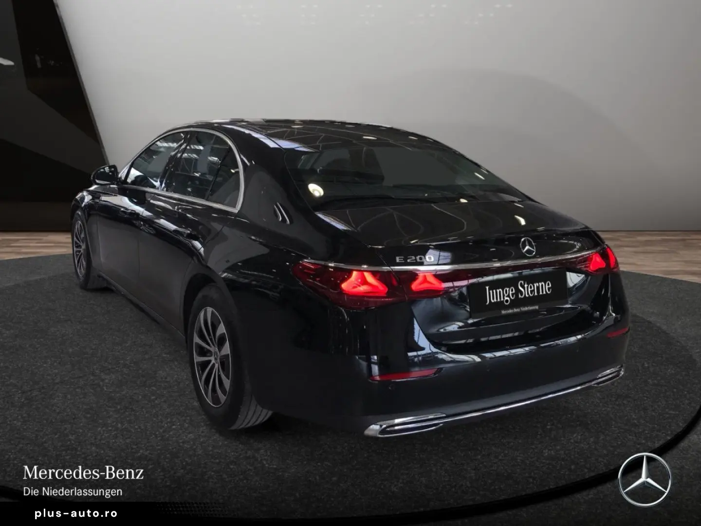 MERCEDES-BENZ E 200 Avantgarde Advanced  DISTRONIC 360  MBUX