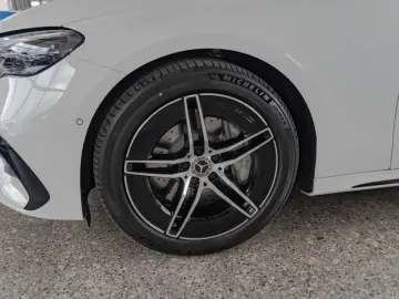 MERCEDES-BENZ E 200 AMG-Sport DIGITAL 360 Pano Night&hellip;