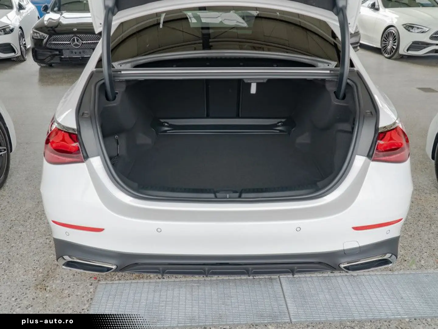 MERCEDES-BENZ E 200 AMG-Sport DIGITAL 360 Pano Night&hellip;