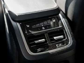 VOLVO XC90 T8 AWD Plus Dark