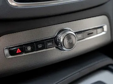 VOLVO XC90 T8 AWD Plus Dark