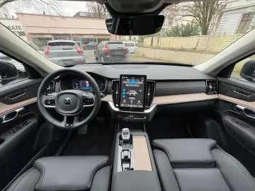 VOLVO XC90 T8 Plus Bright