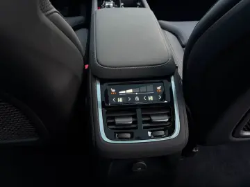 VOLVO XC90 T8 Plus Bright
