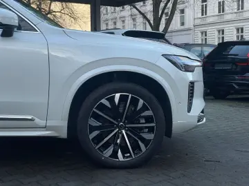 VOLVO XC90 T8 Plus Bright