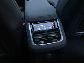 VOLVO XC90 T8 Plus Bright