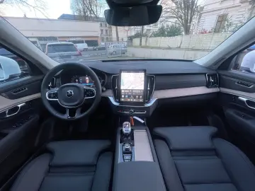 VOLVO XC90 T8 Plus Bright