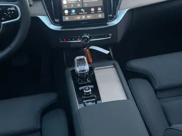 VOLVO XC90 T8 Plus Bright