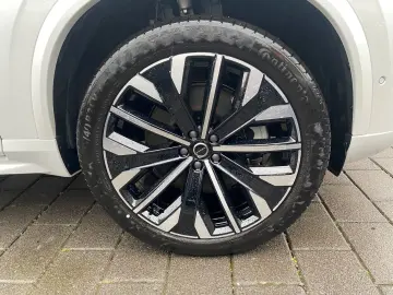VOLVO XC90 T8 Plus Bright
