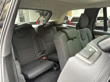 VOLVO XC90 T8 Plus Bright