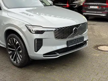 VOLVO XC90 T8 Plus Bright Facelift