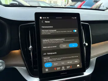 VOLVO XC90 T8 Plus Bright Facelift