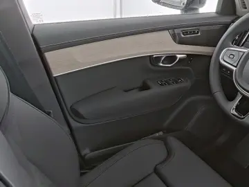 VOLVO XC90 T8 Plus Dark