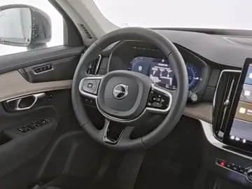 VOLVO XC90 T8 Plus Dark