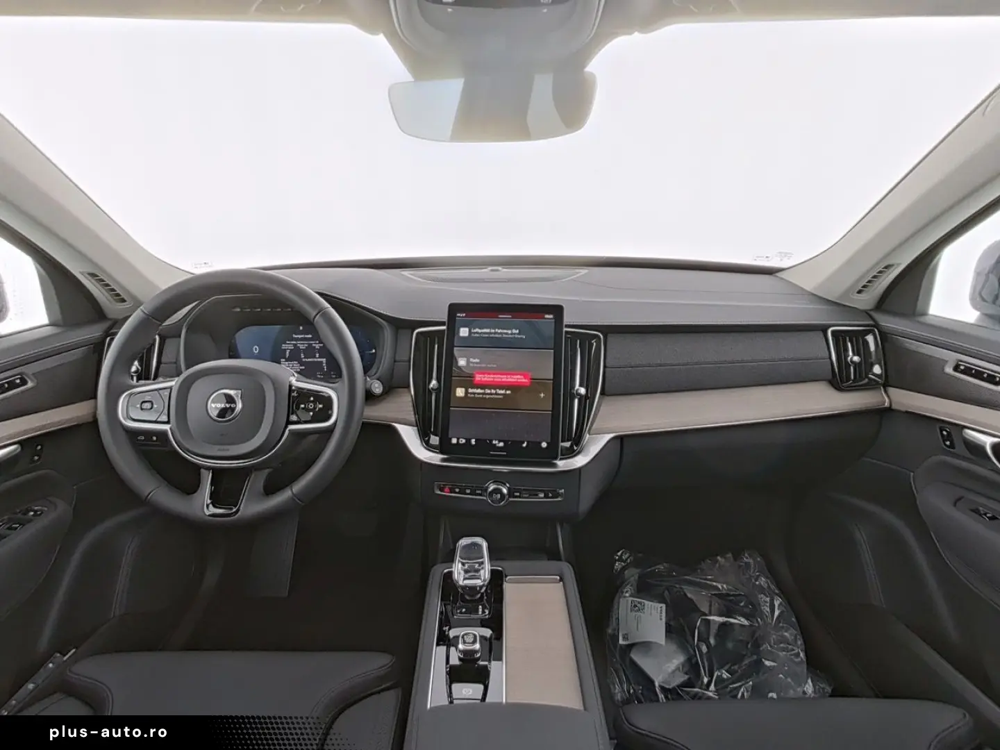 VOLVO XC 90 T8 Plus Dark Recharge Plug-In Hybrid AWD