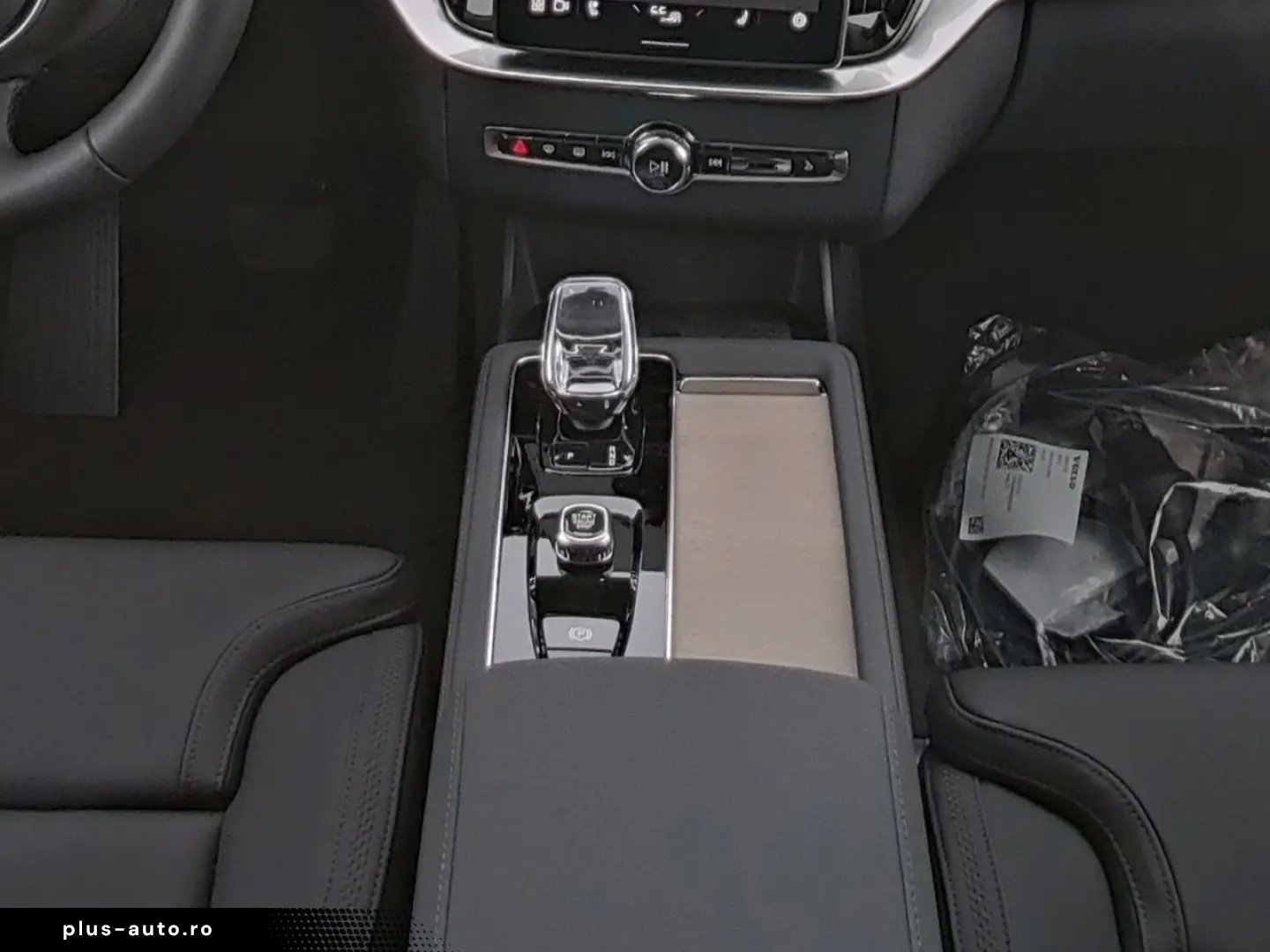 VOLVO XC 90 T8 Plus Dark Recharge Plug-In Hybrid AWD