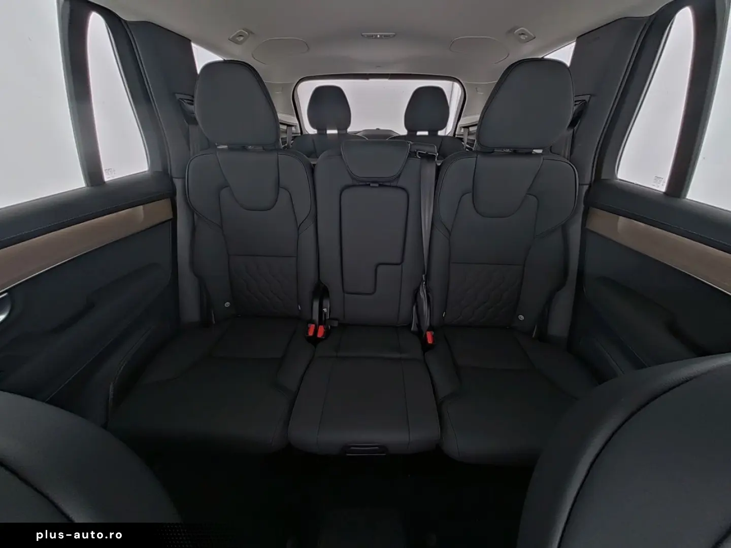 VOLVO XC 90 T8 Plus Dark Recharge Plug-In Hybrid AWD