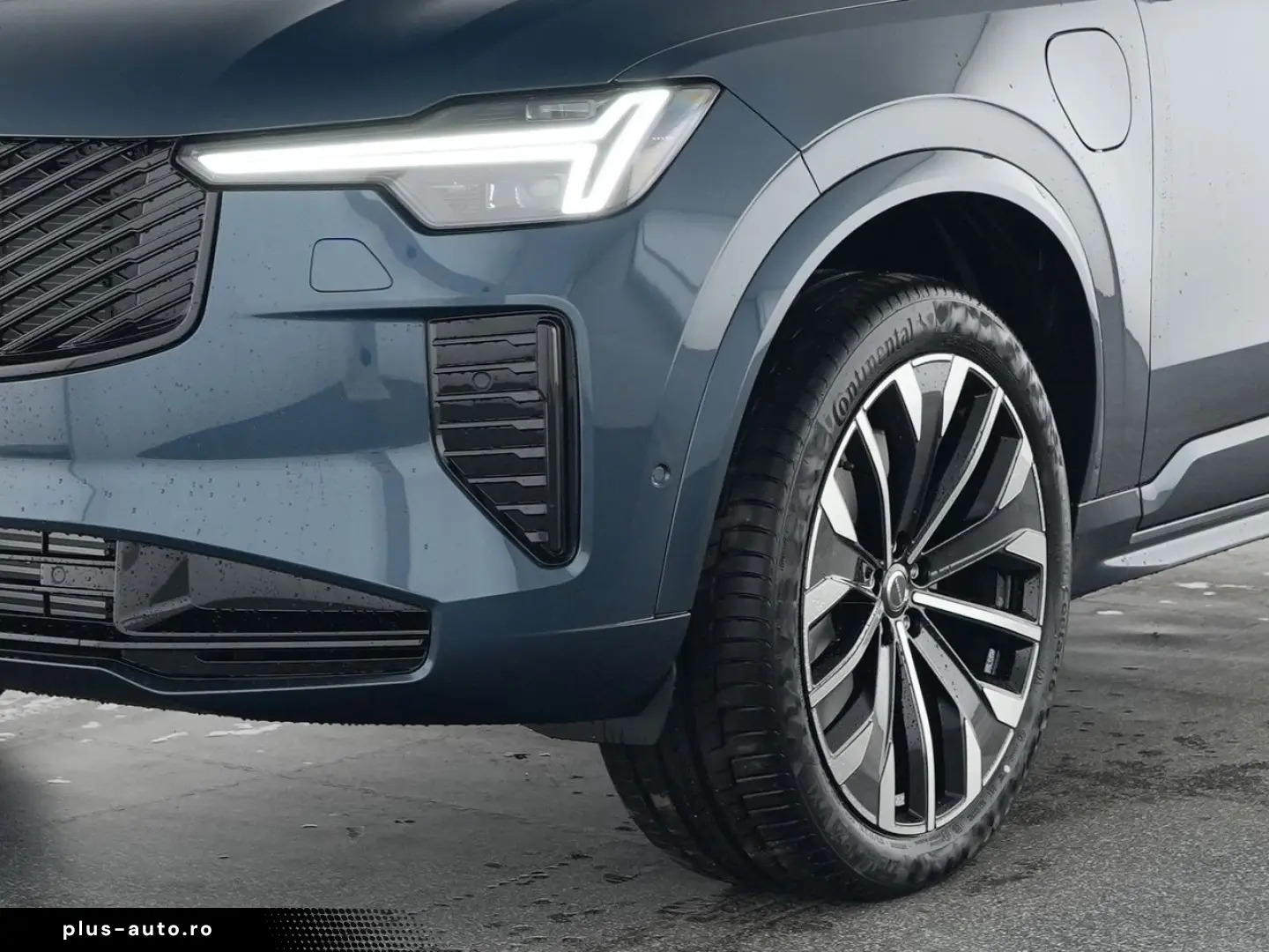 VOLVO XC 90 T8 Plus Dark Recharge Plug-In Hybrid AWD