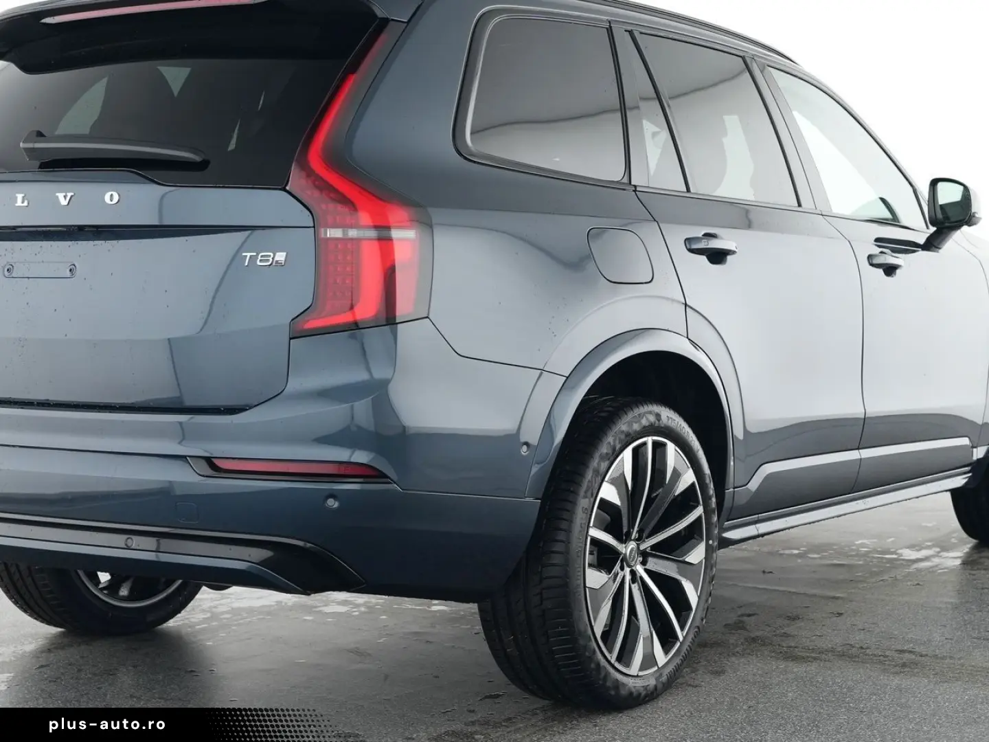 VOLVO XC 90 T8 Plus Dark Recharge Plug-In Hybrid AWD