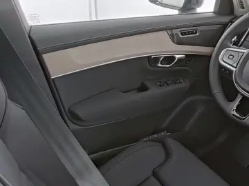 VOLVO XC 90 T8 Plus Dark Recharge Plug-In Hybrid AWD