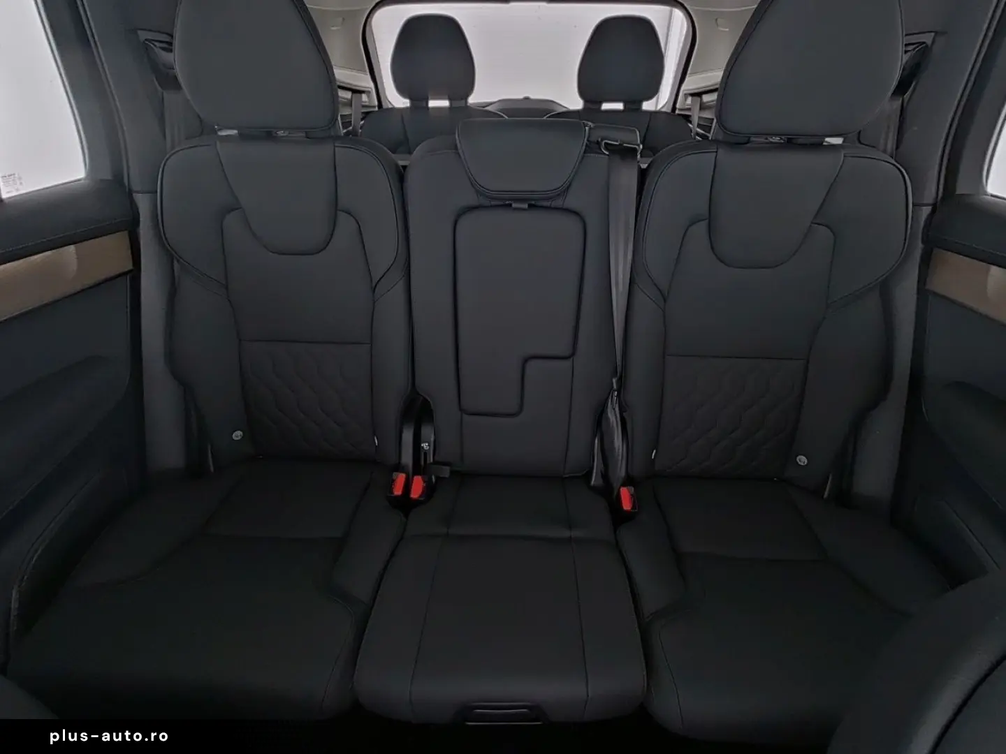 VOLVO XC 90 T8 Plus Dark Recharge Plug-In Hybrid AWD