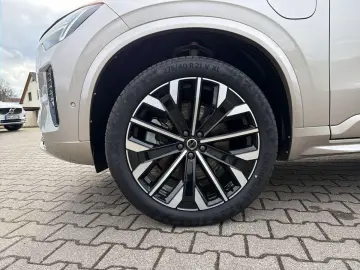 VOLVO XC90 T8 AWD Plus Dark