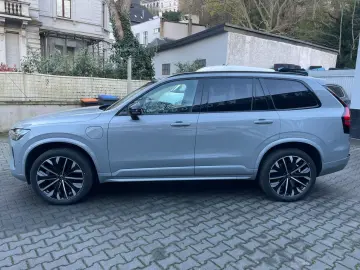 VOLVO XC90 T8 Plus Dark