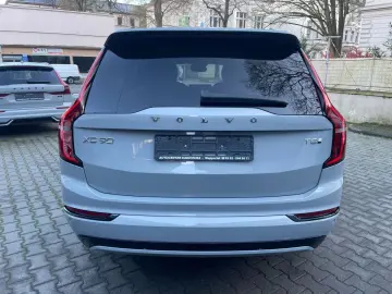 VOLVO XC90 T8 Plus Dark