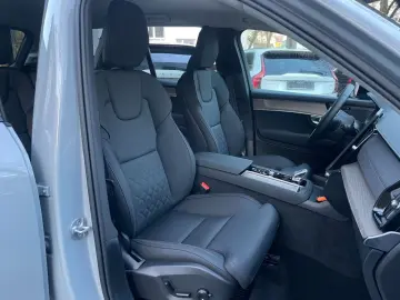 VOLVO XC90 T8 Plus Dark