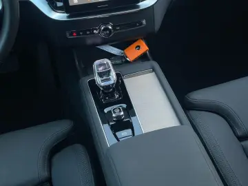 VOLVO XC90 T8 Plus Dark