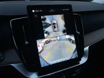 VOLVO XC90 T8 Plus Dark