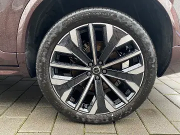 VOLVO XC90 T8 Plus Dark