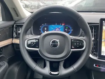 VOLVO XC90 T8 Plus Dark