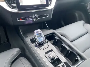 VOLVO XC90 T8 Plus Dark