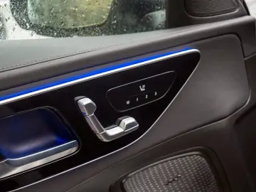 MERCEDES-BENZ C 180   AMG MEMO KAMERA SPUR PDC SHZ