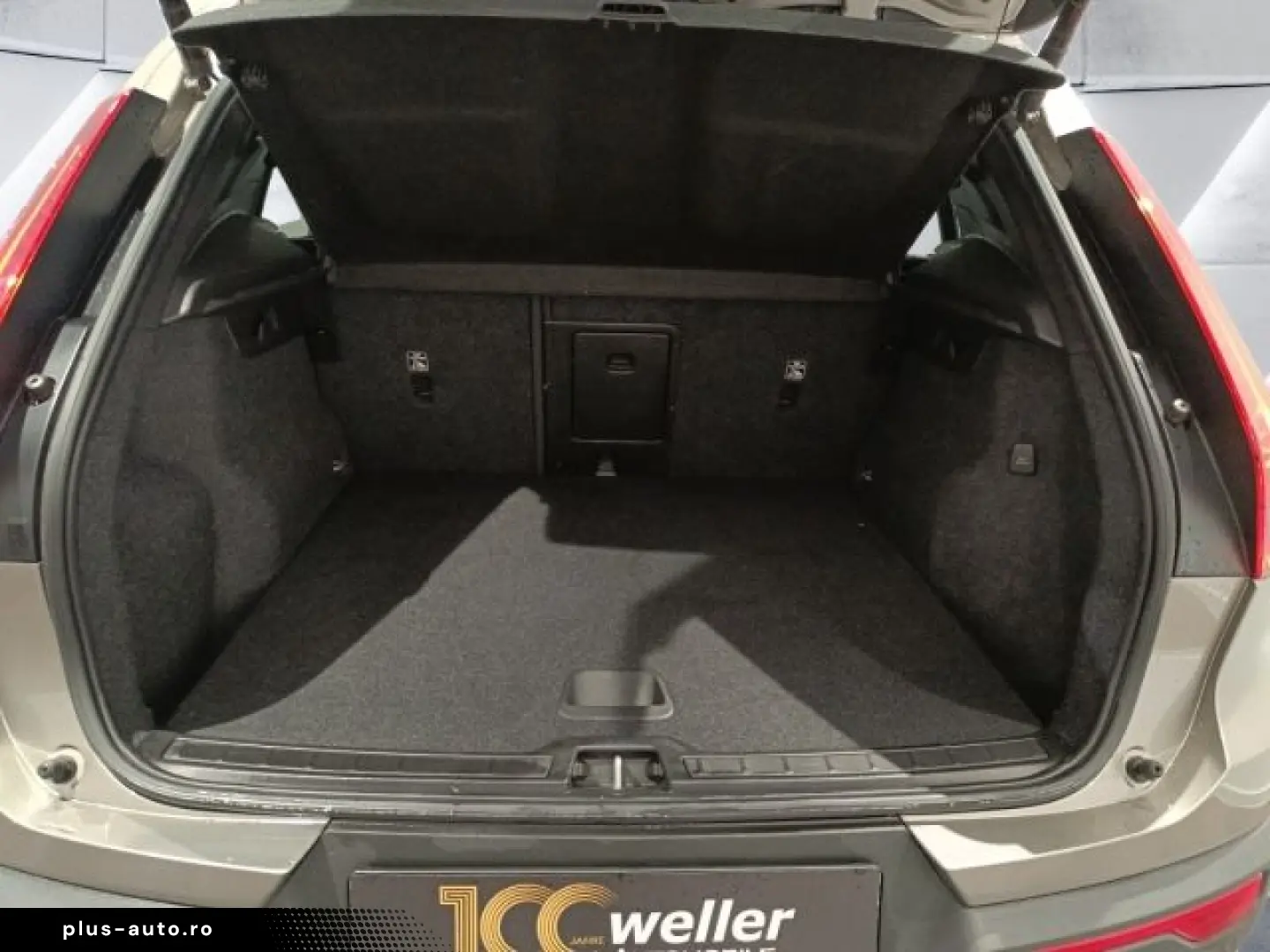 VOLVO XC40 Plug-In Hybrid 2WD Recharge T4