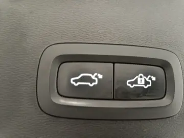 VOLVO XC40 Plug-In Hybrid 2WD Recharge T4