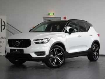 VOLVO XC40 R Design Expression Recharge Plug-In Hybrid