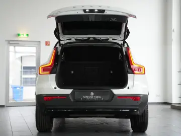 VOLVO XC40 R Design Expression Recharge Plug-In Hybrid