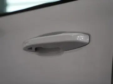 VOLVO XC40 R Design Expression Recharge Plug-In Hybrid