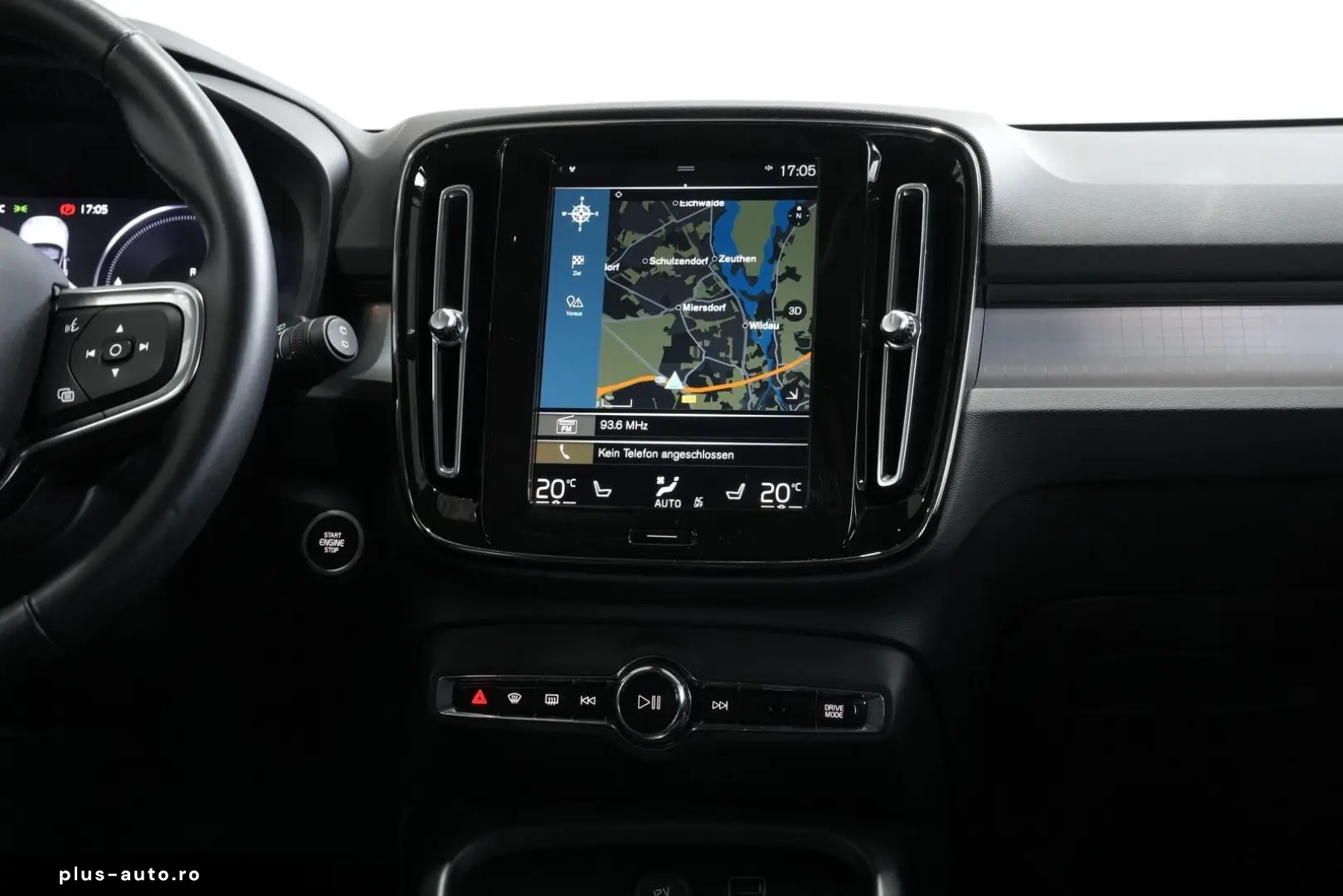 VOLVO XC40 R Design Expression Recharge Plug-In Hybrid