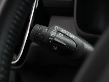 VOLVO XC40 R Design Expression Recharge Plug-In Hybrid