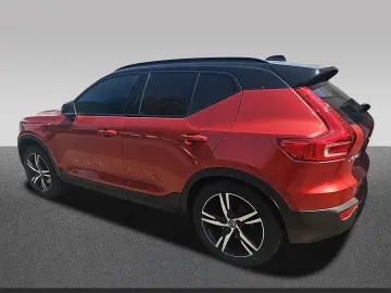 VOLVO XC40 T5 R-Design