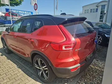VOLVO XC40 T5 R-Design