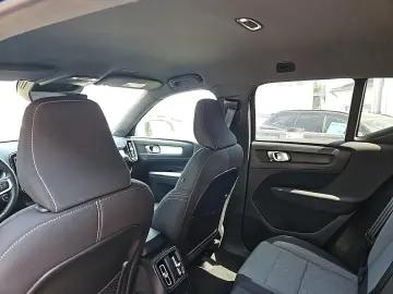 VOLVO XC40 T5 R-Design