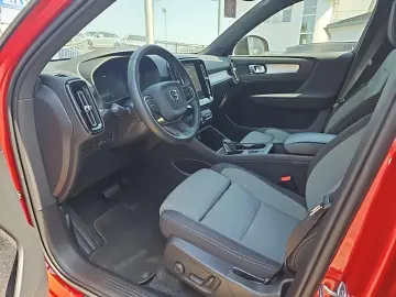 VOLVO XC40 T5 R-Design