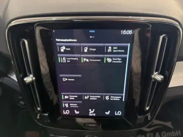 VOLVO XC40 Recharge Plug-In Hybrid