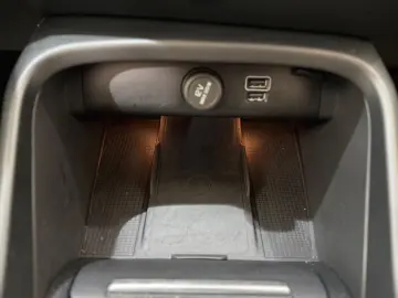 VOLVO XC40 Recharge Plug-In Hybrid